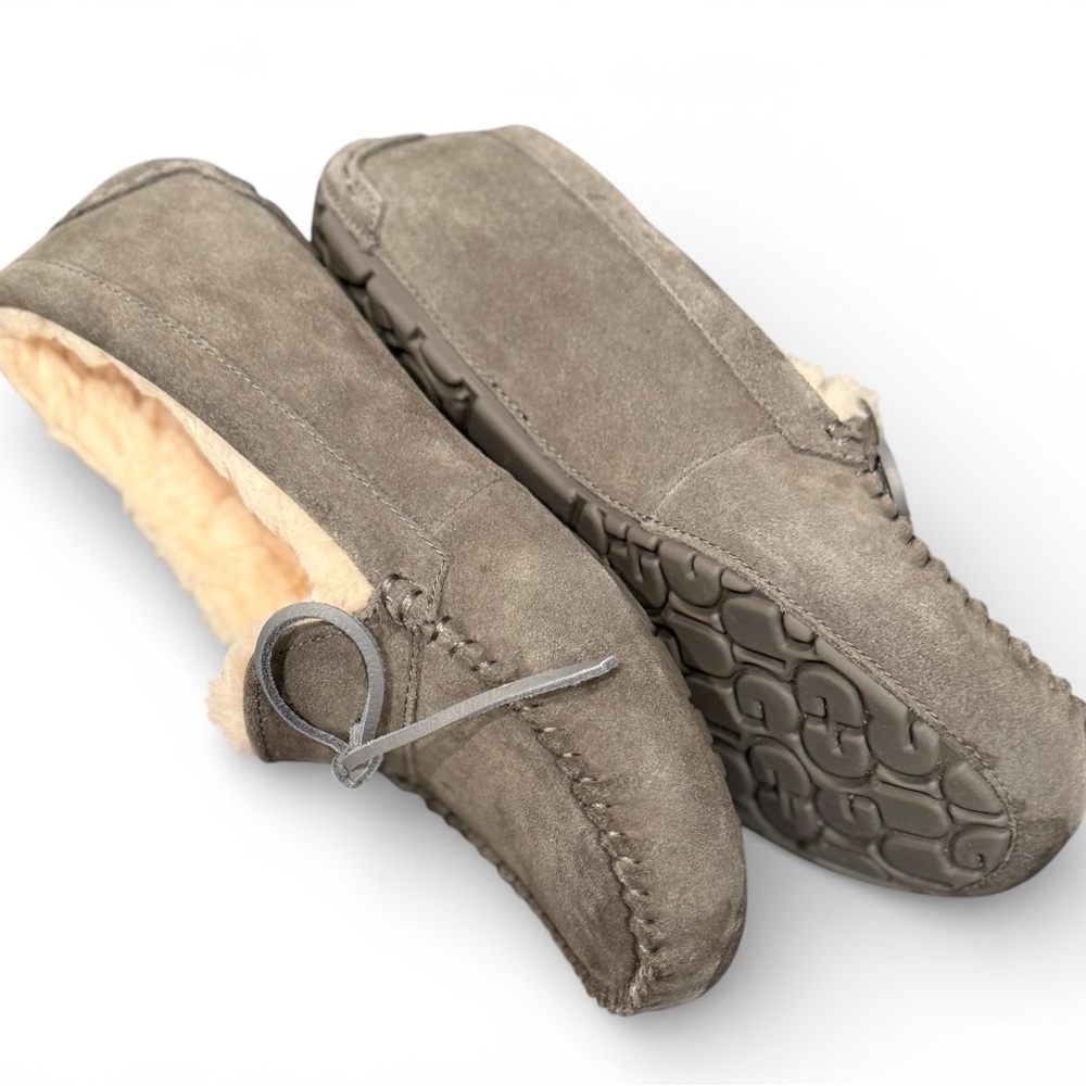 Uggs Men Moccasin  Loafer Grey Suede w/wool lined Size 10 EUC - Picture 5 of 8